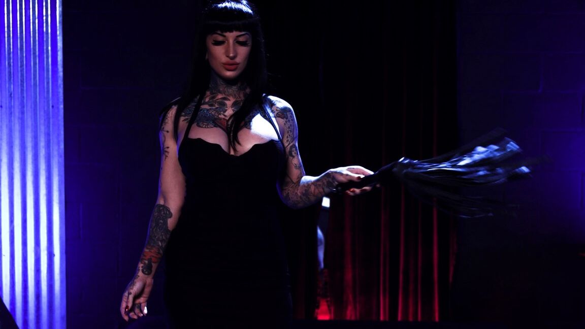 15P Jessie Lee e seu namorado Ruckus estão comprando móveis na Joanna