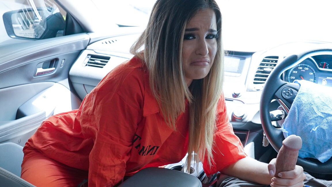 21P Hot jailbird Mila Marx dá fiança, doggystyle