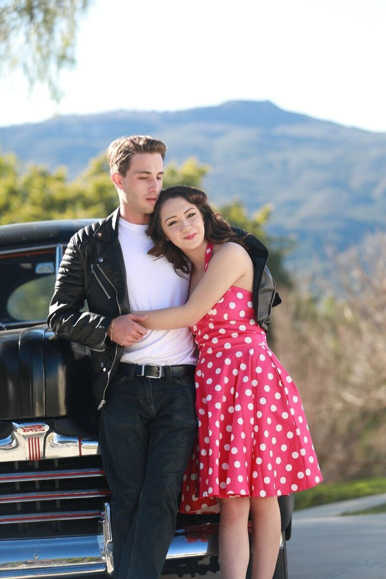 17P La sexy latina Lily Jordan se besa con su novio