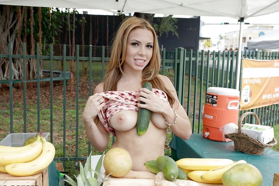 16P Undressing session outdoor features Latina big tits of Kylie Rogue