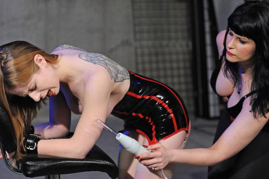 16P Dark haired dykes tortures a lesbian with electro device until she screams