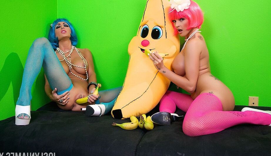 16P Nylon and high heel wearing females indulge in food fetishism with bananas