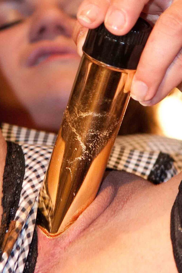 12P Amadora morena gata tem tempo de vibrador excêntrico