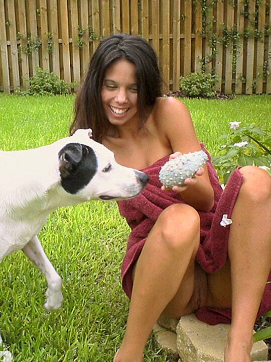 17P Lindas garotas Charlotte Lambert