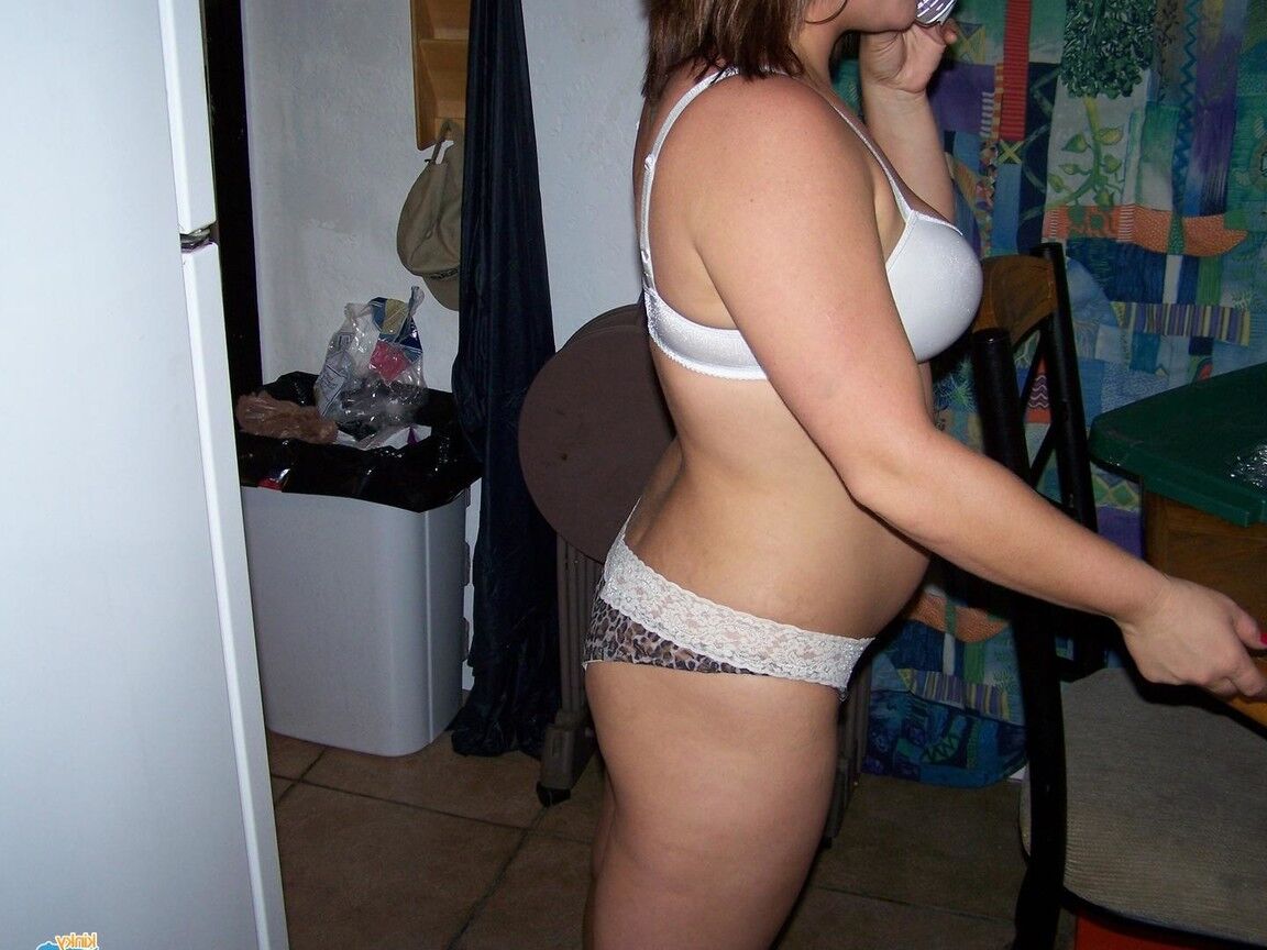 16P MILF Toni Faye posando por primera vez para la cámara
