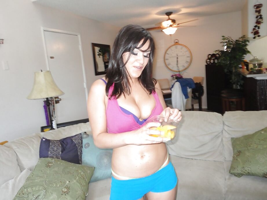 16P Latin MILF babe Charley Chase in for a massage and flashing pussy