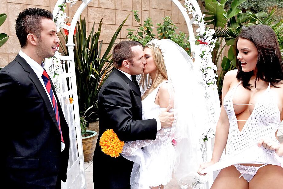 16P Busty MILF Devon Lee cheating on her husband with a well hung stud