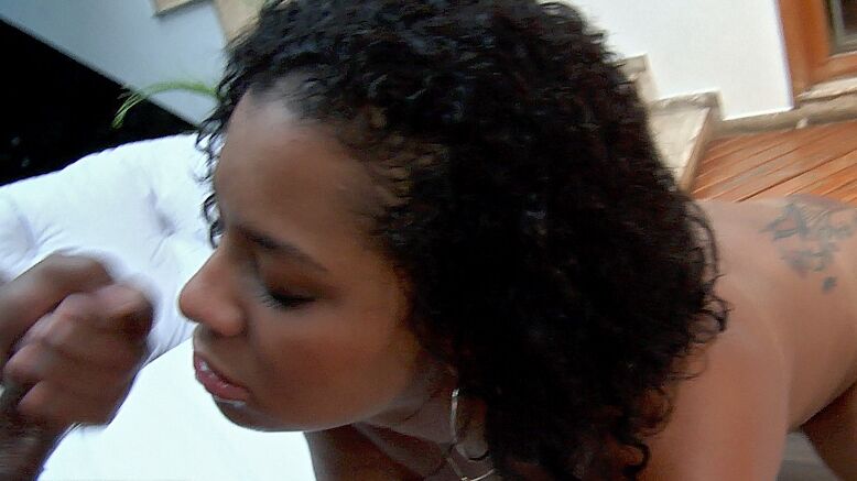 16P Sacanagem Latina gata Priscila Fernandes faz sexo interracial na piscina