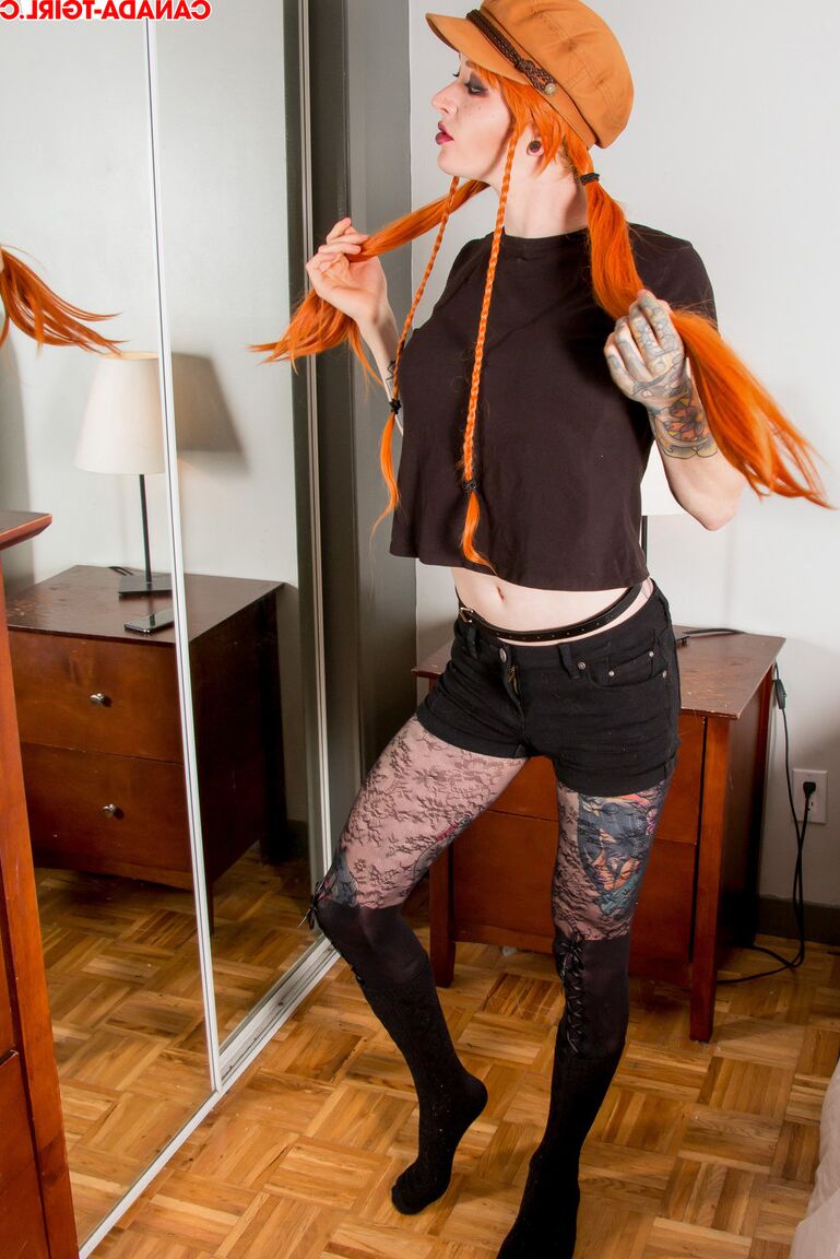 16P Canadá TGirl Carolyn Floresta