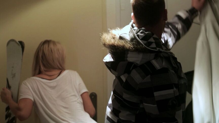 12P Blonde girl Carla Cox and her man friend pause for a quickie on their bed