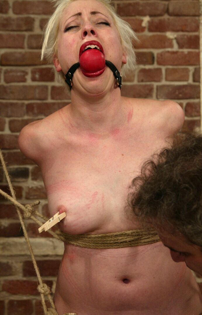 21P Hogtied Lorelei Lee, Torque