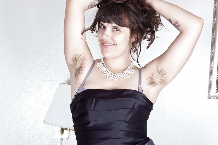 16P Lusty babe Penny Letters showing off her hairy armpits and bushy twat