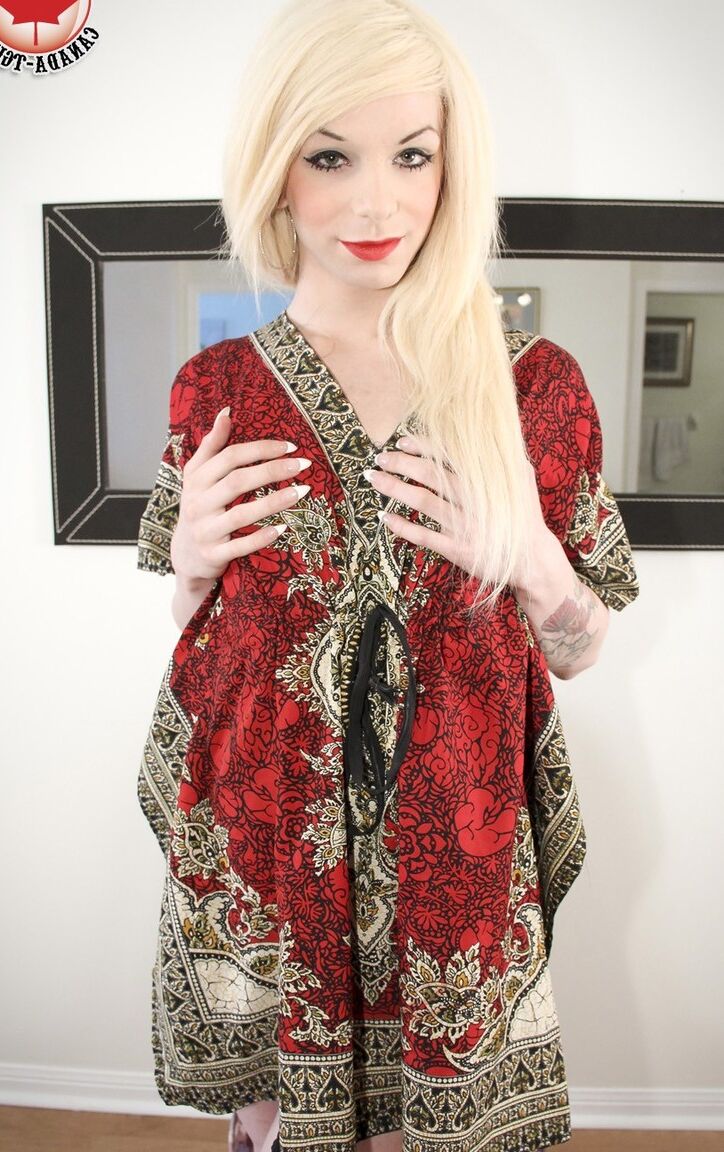 16P Canada TGirl Gina Ferrara