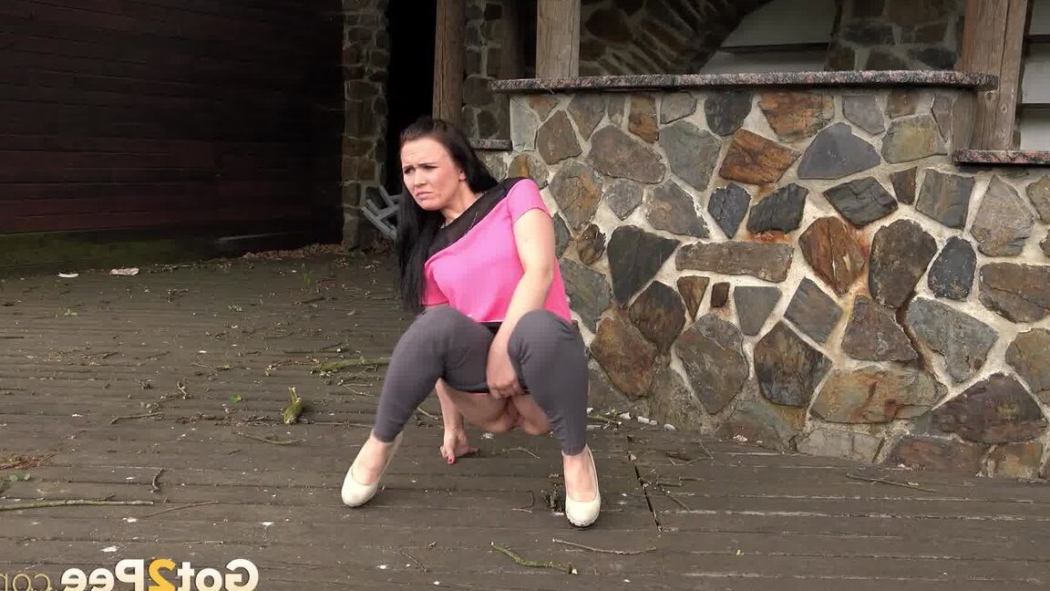 15P Brunette AllyStyle drops her pants to take a piss in public