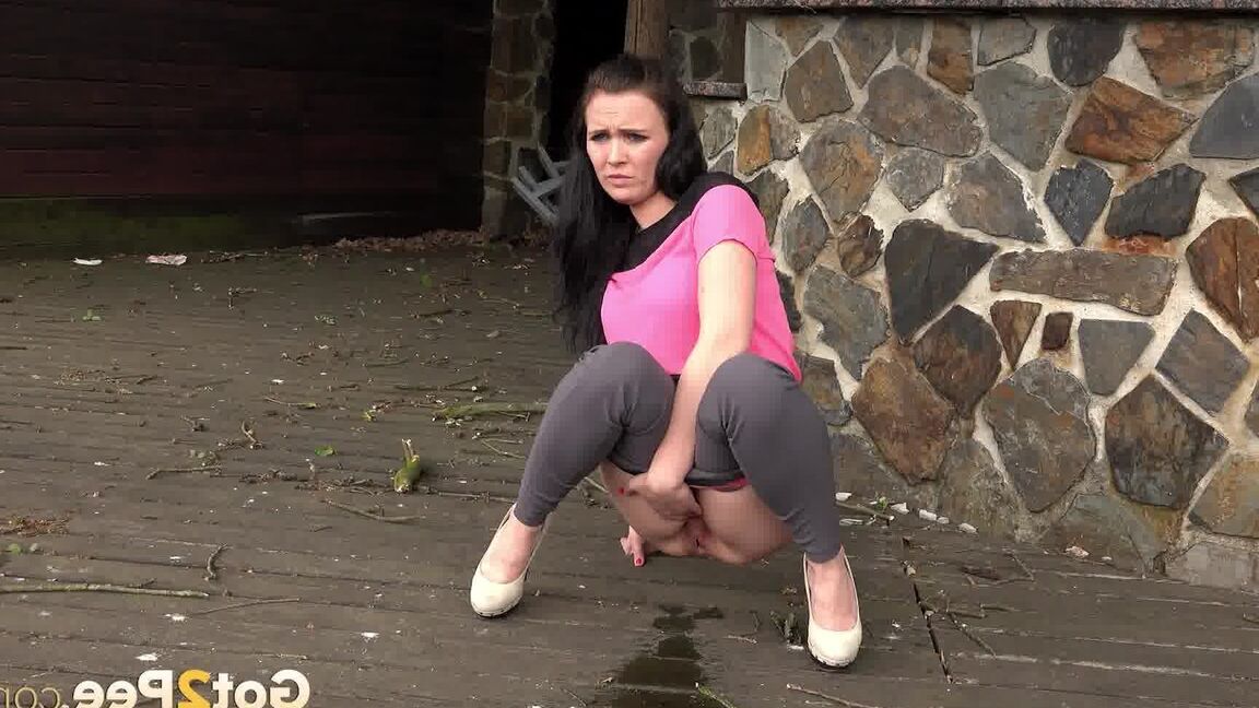 15P Brunette AllyStyle drops her pants to take a piss in public