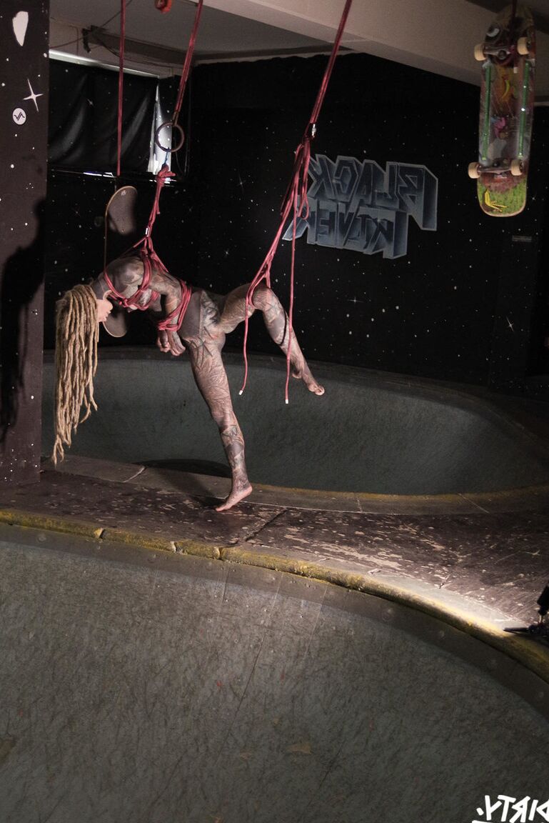 10P Z Filmz Ooriginals Skatepool sessão shibari