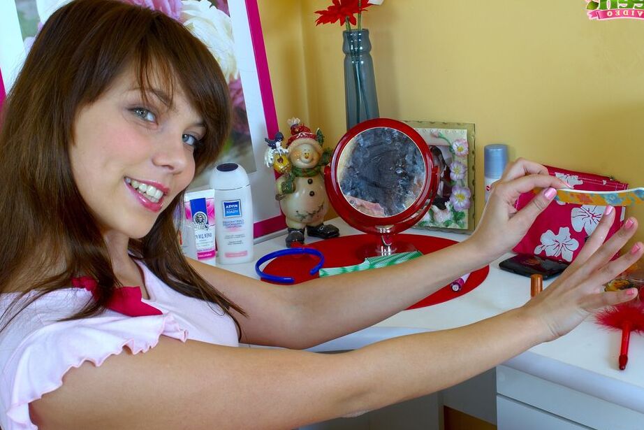 20P Lovely teen girl cannot wait any longer to start displaying her sweet pussy in