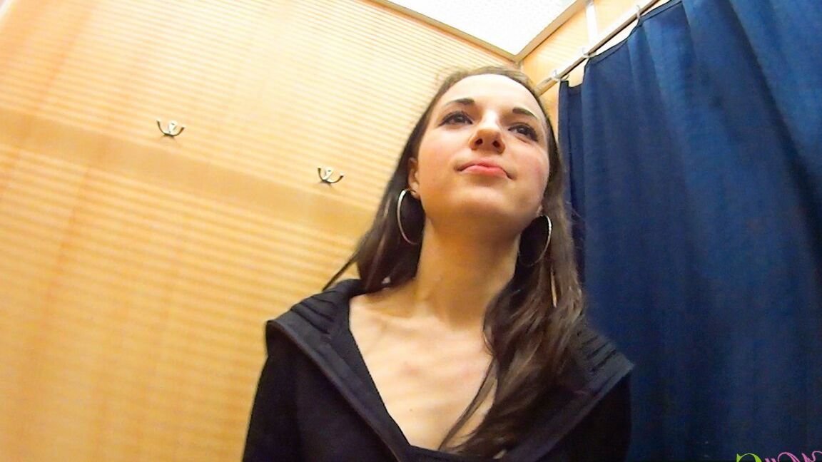16P Mall Cuties Fille tatouée sexy