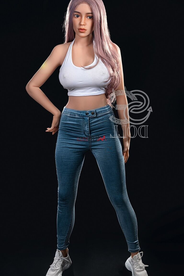 21P Linda boneca sexual mostra seus seios grandes