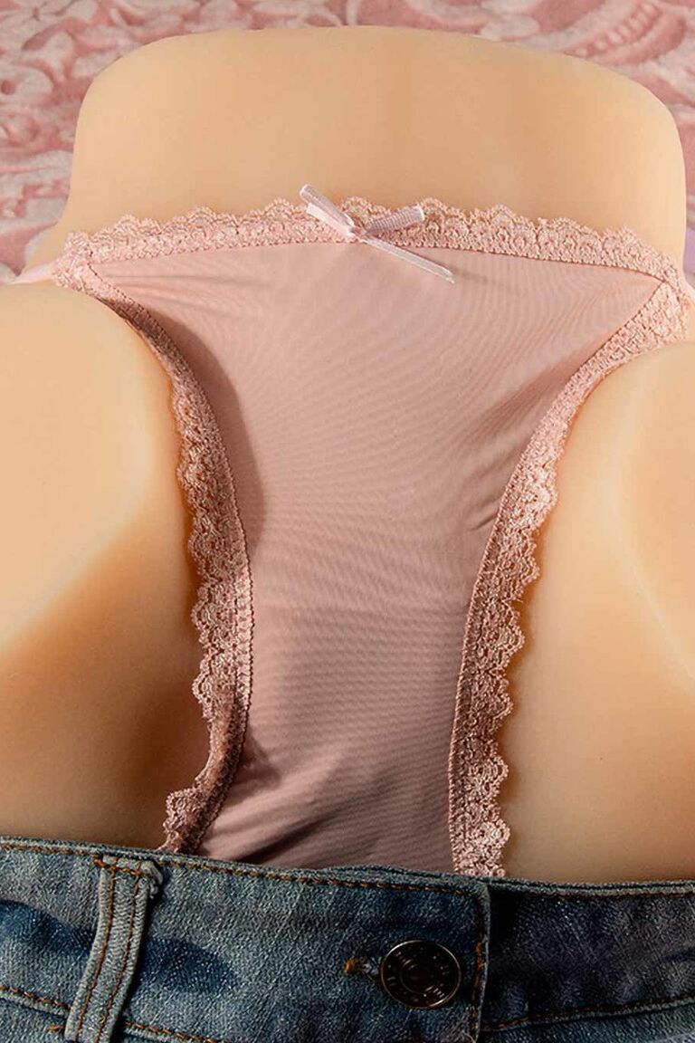 21P Torso de boneca sexual exibido para mostrar a bucetinha super rosa de perto