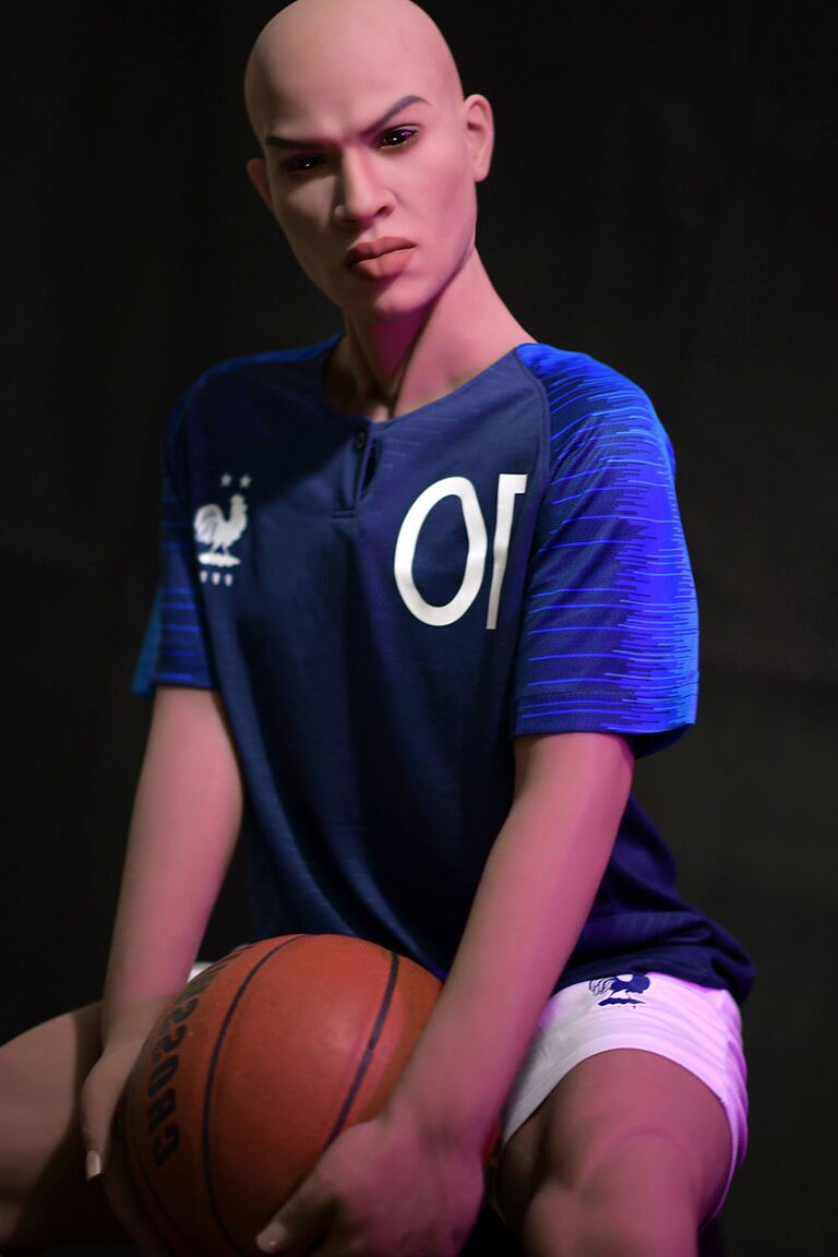 21P Allen, belle poupée sexuelle de joueur de basket-ball, pose nue et dans son maillot