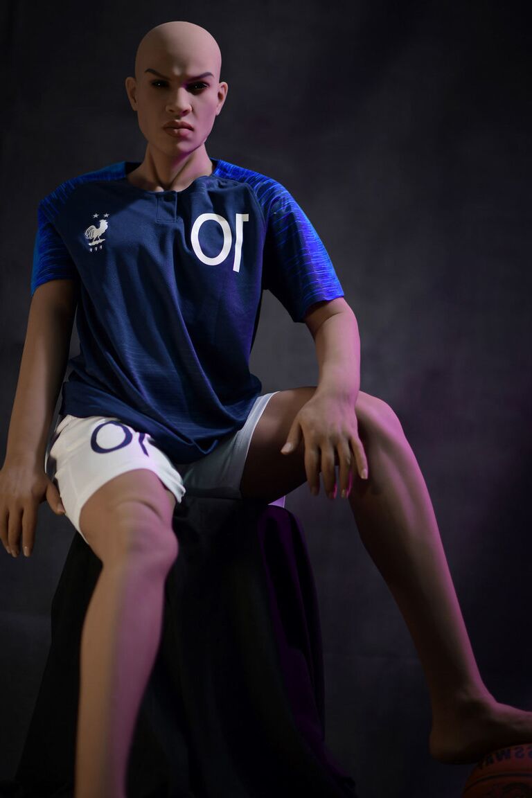 21P Allen, belle poupée sexuelle de joueur de basket-ball, pose nue et dans son maillot