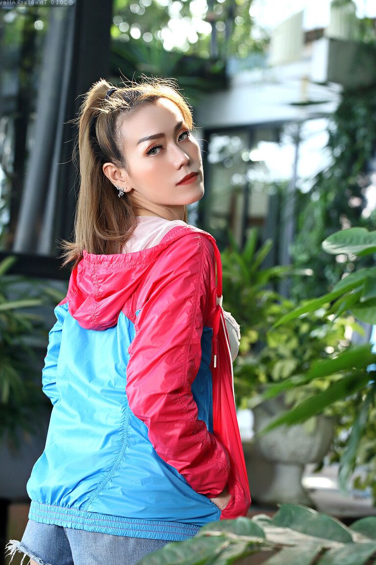 16P Hot Asian girl Yuri gets naked in a garden while wearing running shoes