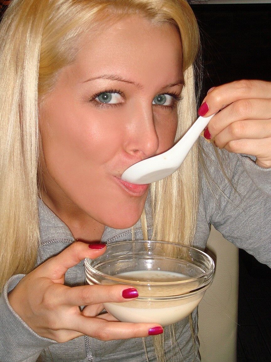 11P Húngara MILF Sophie Moone gosta de comida japonesa em seu restaurante favorito