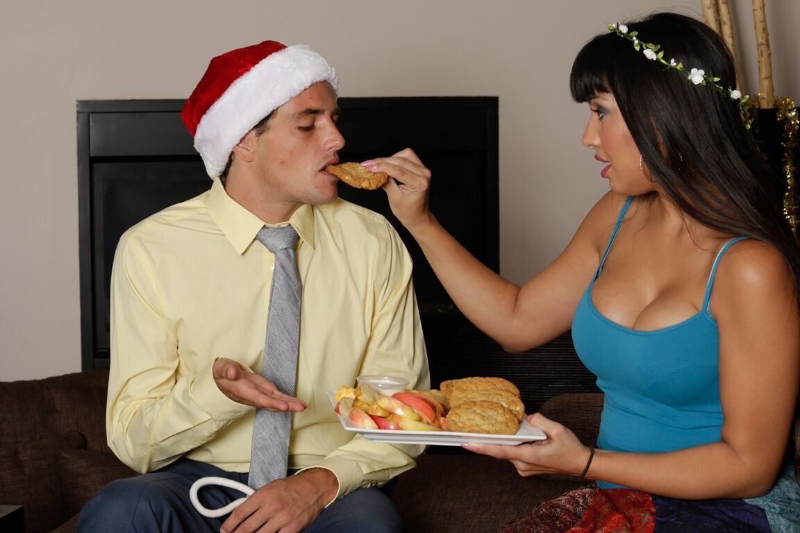 17P Brunette Latina milf with big tits Mercedes Carrera gets a visit from Santa