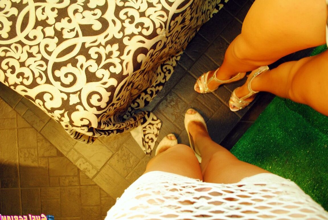 15P Ella Lesbiana POV Nikki la SheLesbiana