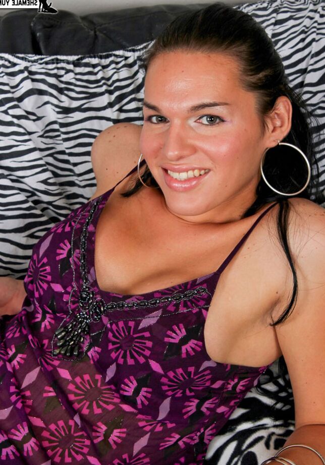 15P Grooby Girls Novato travesti gata com olhos lindos