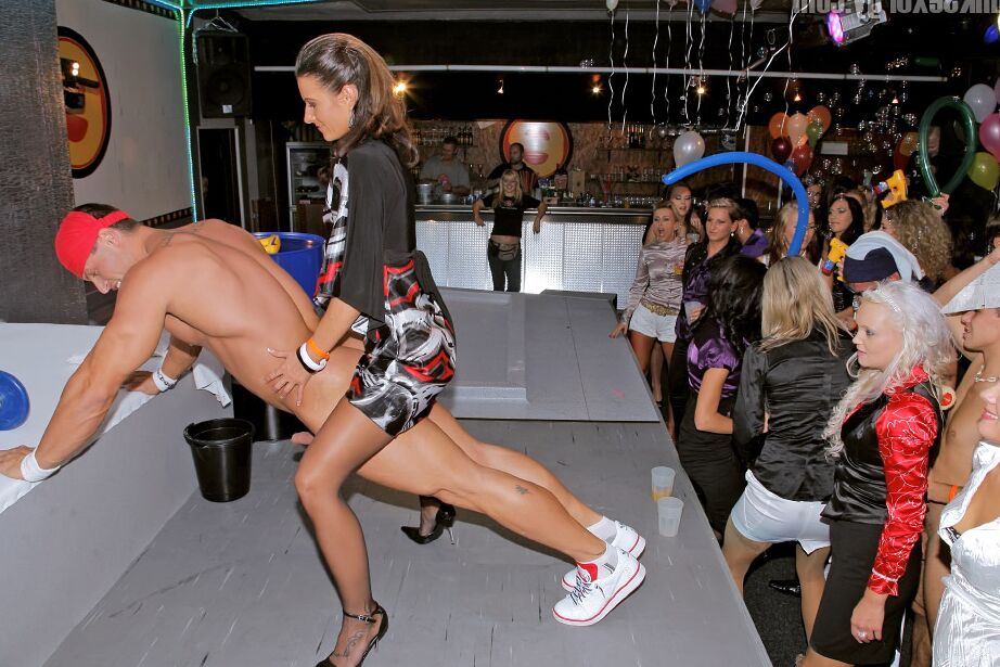 16P Salacious european gals having fun with male strippers at the drunk party
