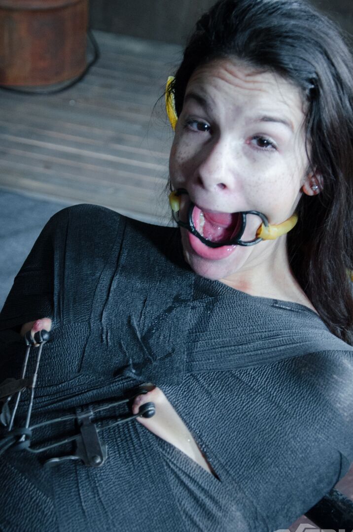 14P Eden Sin loves nothing more than the feeling of a big hard dick in her mouth