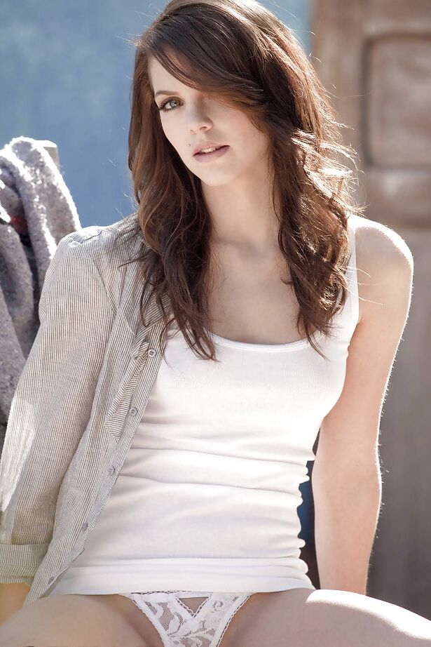 16P Pretty shapely brunette babe Kiera Winters never feels alone
