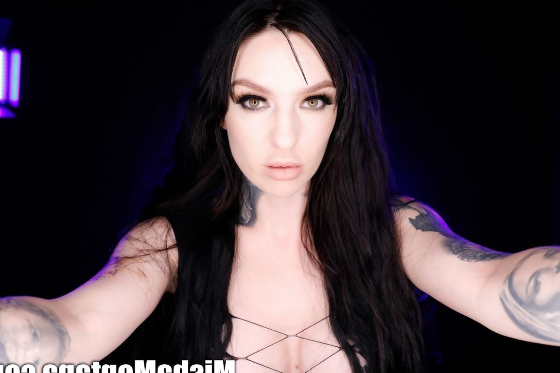12P Misha Montana Misha se desnuda para ti