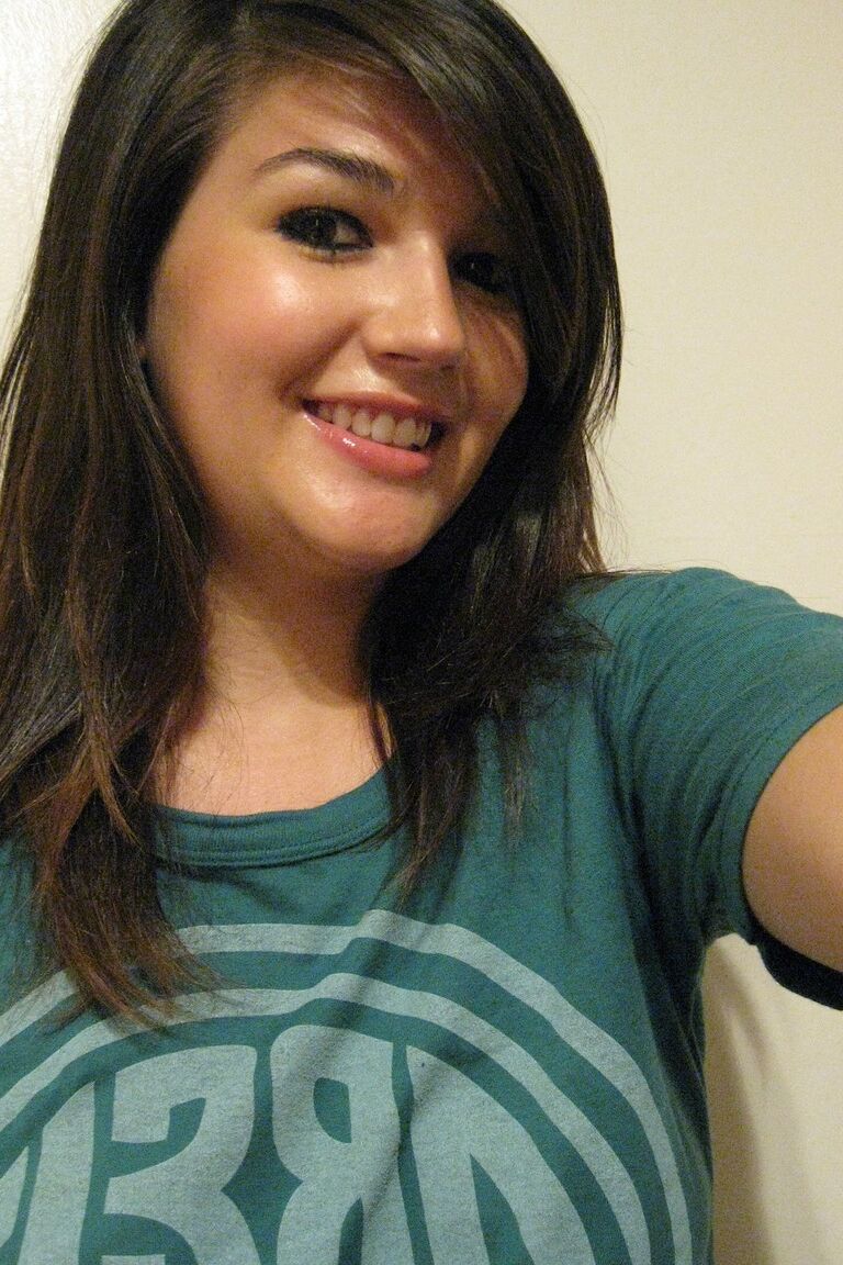 21P La seductora adolescente amateur Veronica 5 mostrando sus hermosas tetas