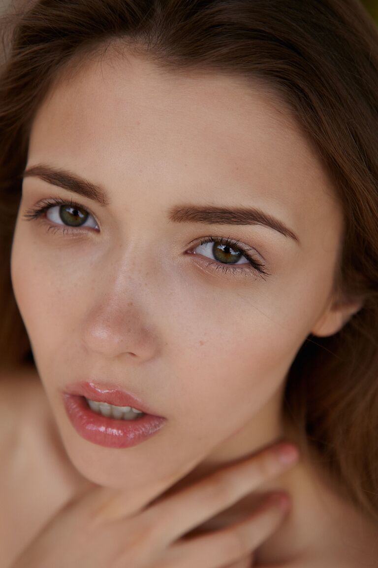 21P Adolescente glamorosa Mila Azul digitación