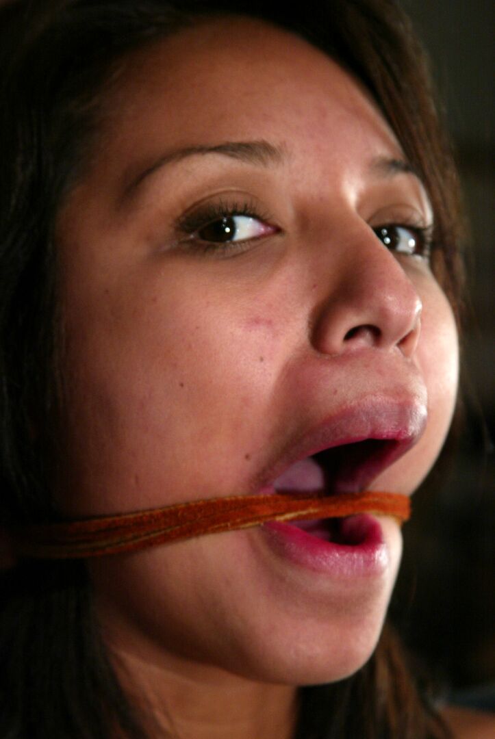 21P Bondage de agua Jasmine Byrne