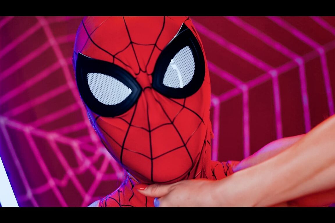15P Paródia de Kianna Dior Halloween SpiderGirl, Cena 01