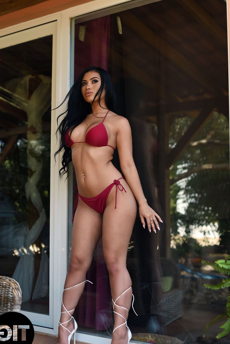 21P Esto es glamour Nicole Snow