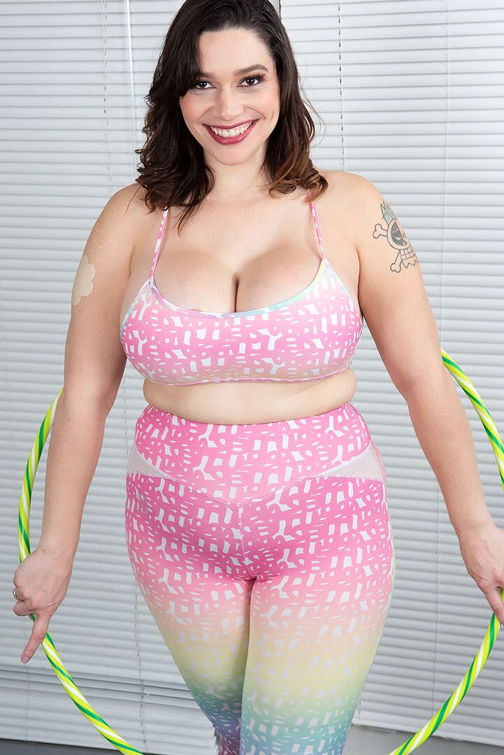 16P Brooklyn Springvalley Hula Hoopin Hooters