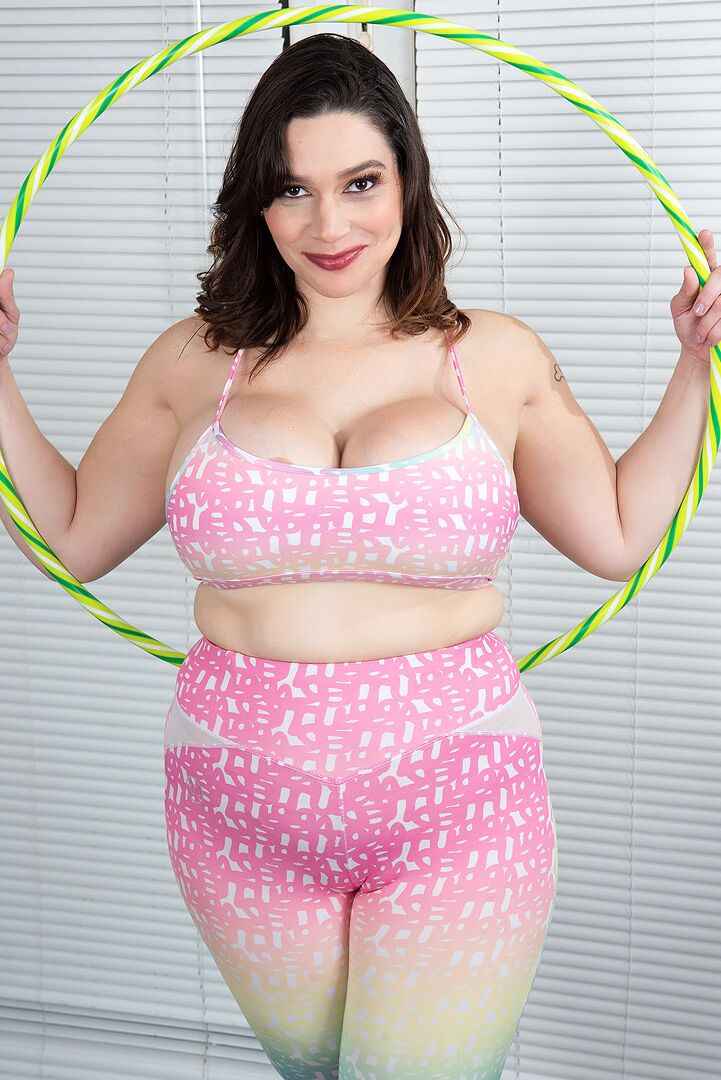 16P Brooklyn Springvalley Hula Hoopin Hooters