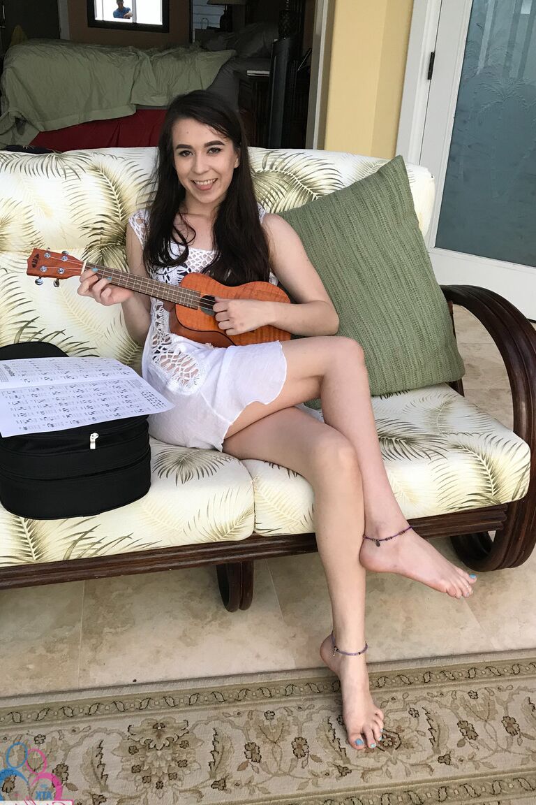21P ATK Girlfriends Ariel Grace