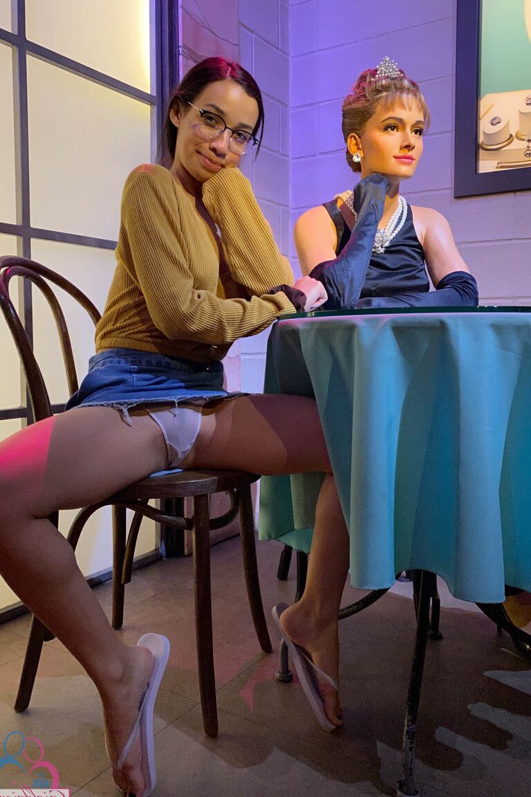 21P ATK Girlfriends Jackie Rogen