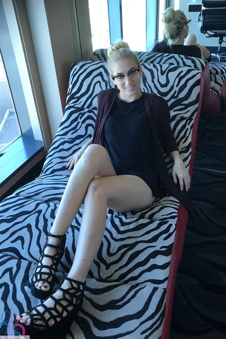 21P ATK Namoradas Sierra Nicole