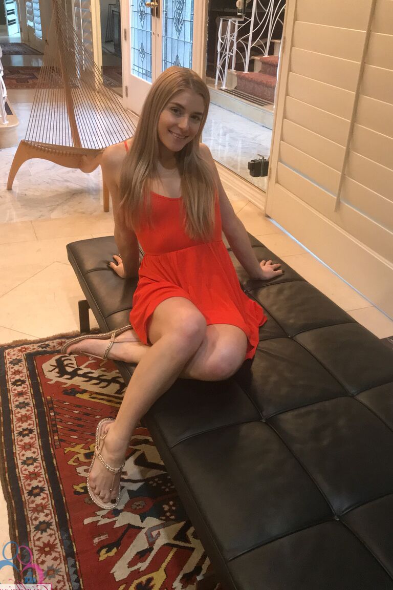19P ATK Namoradas Nikki Peach