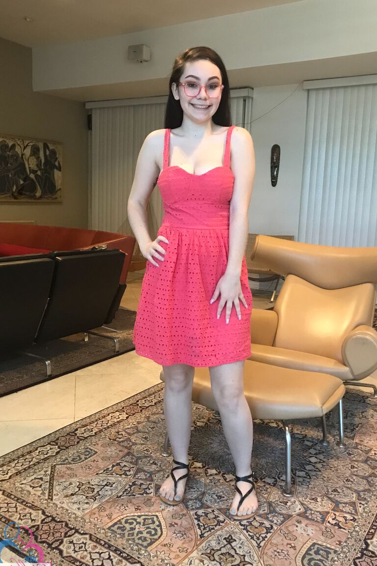 21P ATK Girlfriends Lenna Lux