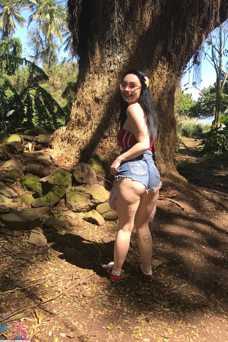 21P ATK Girlfriends Lenna Lux