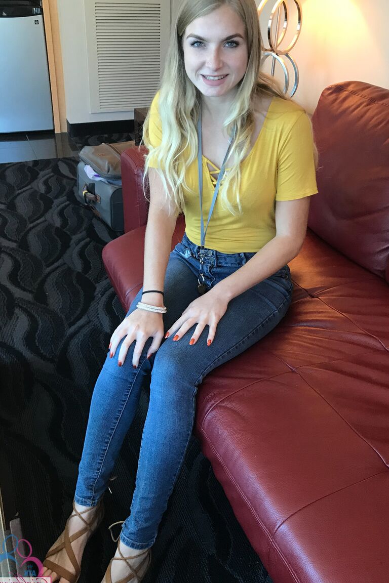 21P ATK Girlfriends Hannah Hawthorne