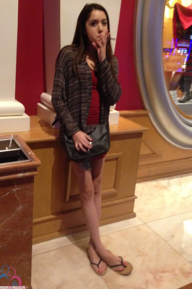 15P ATK Namoradas Kristina Bell